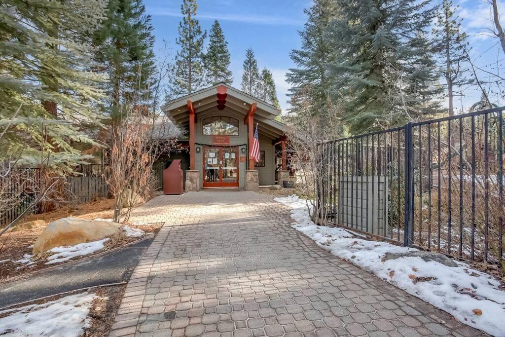 Slope Side Studio In Northstar Village! Truckee Exterior photo
